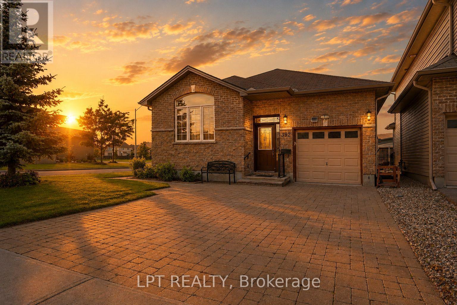 392 BAMBURGH WAY, Ottawa, Ontario