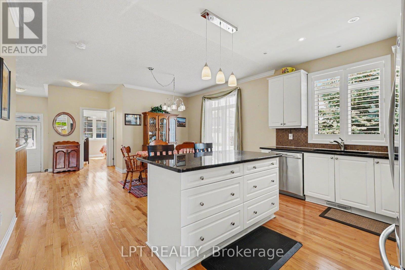 392 Bamburgh Way, Ottawa, Ontario  K2J 6A6 - Photo 10 - X13487354