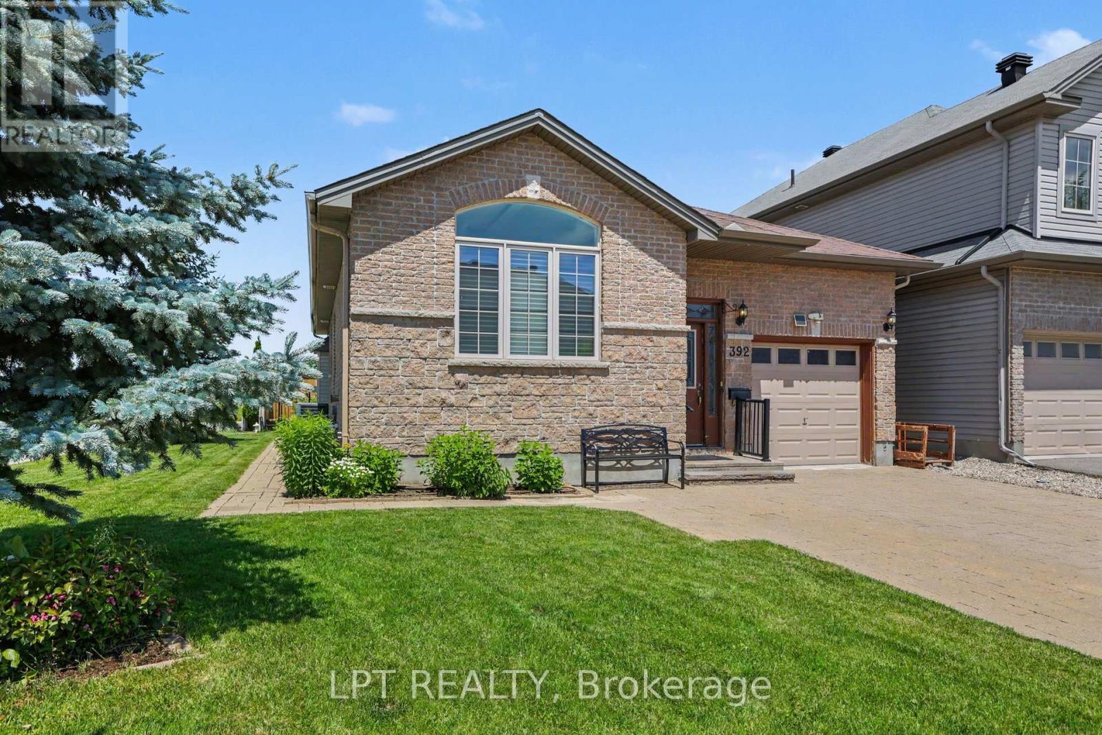 392 Bamburgh Way, Ottawa, Ontario  K2J 6A6 - Photo 3 - X13487354
