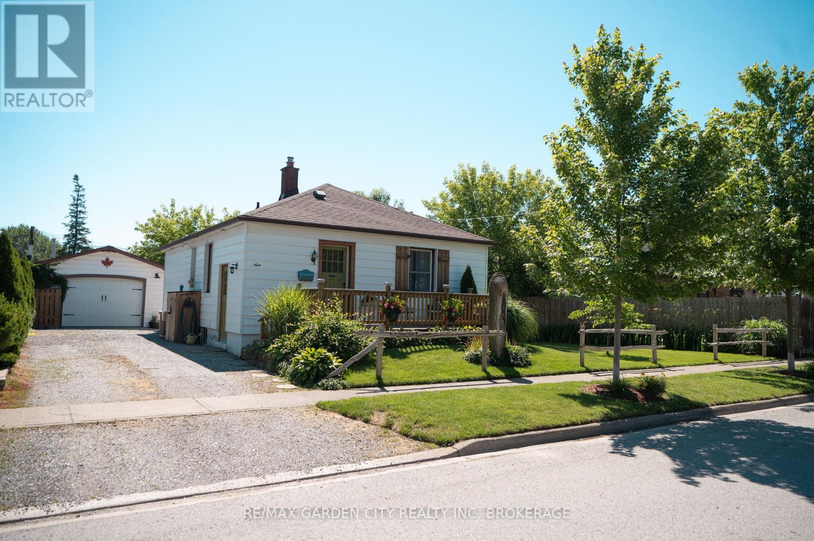 9 BLAIN PLACE, St. Catharines, Ontario