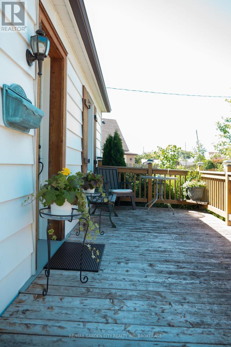 9 Blain Place, St. Catharines, Ontario  L2P 2R6 - Photo 3 - X13487478
