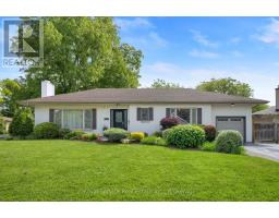 801 KING STREET, Whitby, Ontario