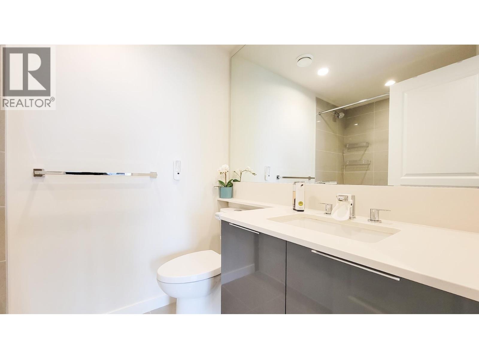 2204 3096 Windsor Gate, Coquitlam, British Columbia  V3B 0P4 - Photo 24 - R3139152