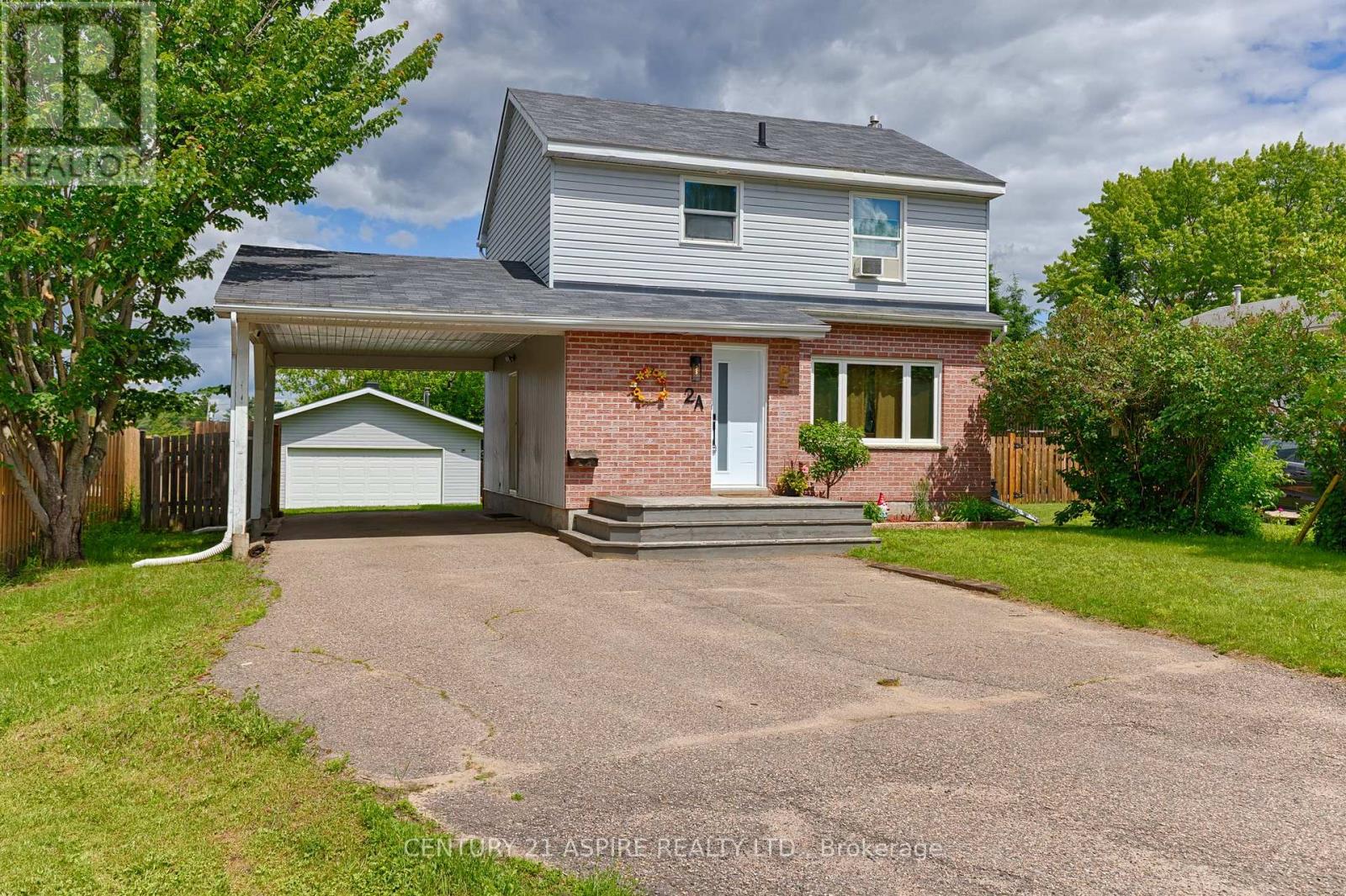 2a Selkirk Street, Petawawa, Ontario  K8H 3C1 - Photo 3 - X13487404