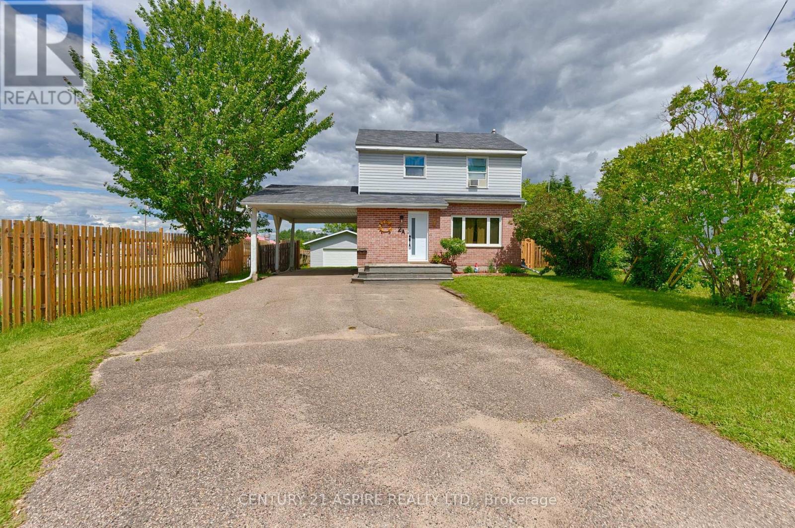 2a Selkirk Street, Petawawa, Ontario  K8H 3C1 - Photo 4 - X13487404