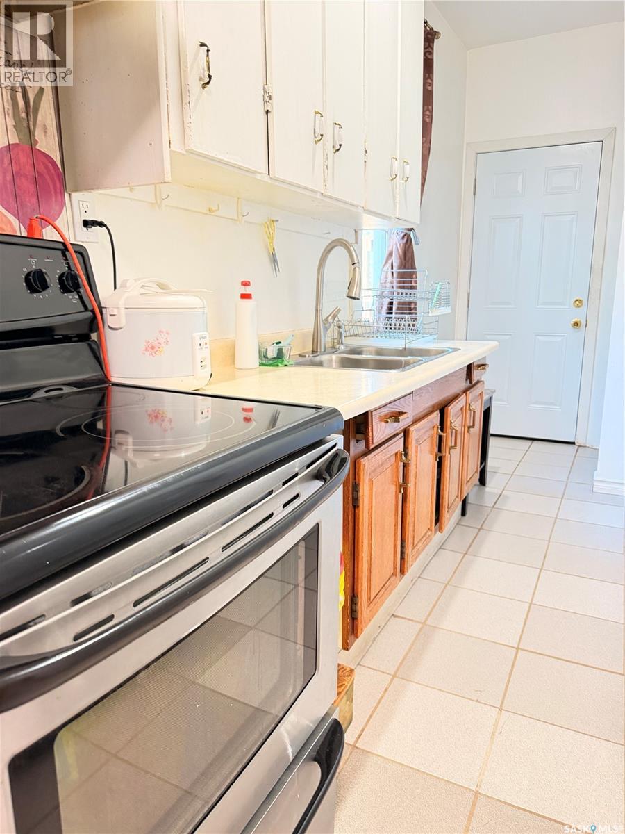 1340 Retallack Street, Regina, Saskatchewan  S4T 2H9 - Photo 5 - SK040588