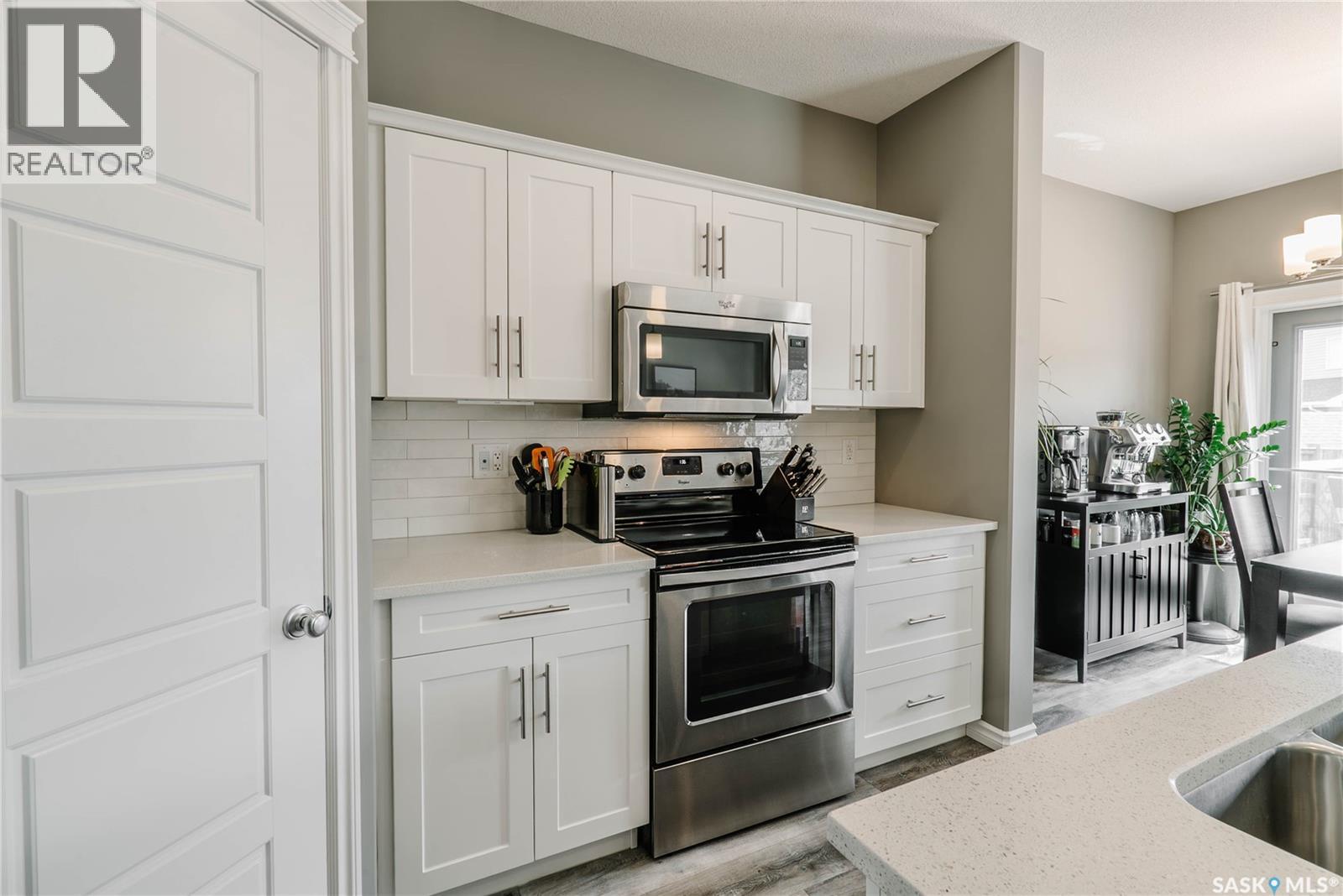 419 Veltkamp Crescent, Saskatoon, Saskatchewan  S7T 0S2 - Photo 4 - SK040576