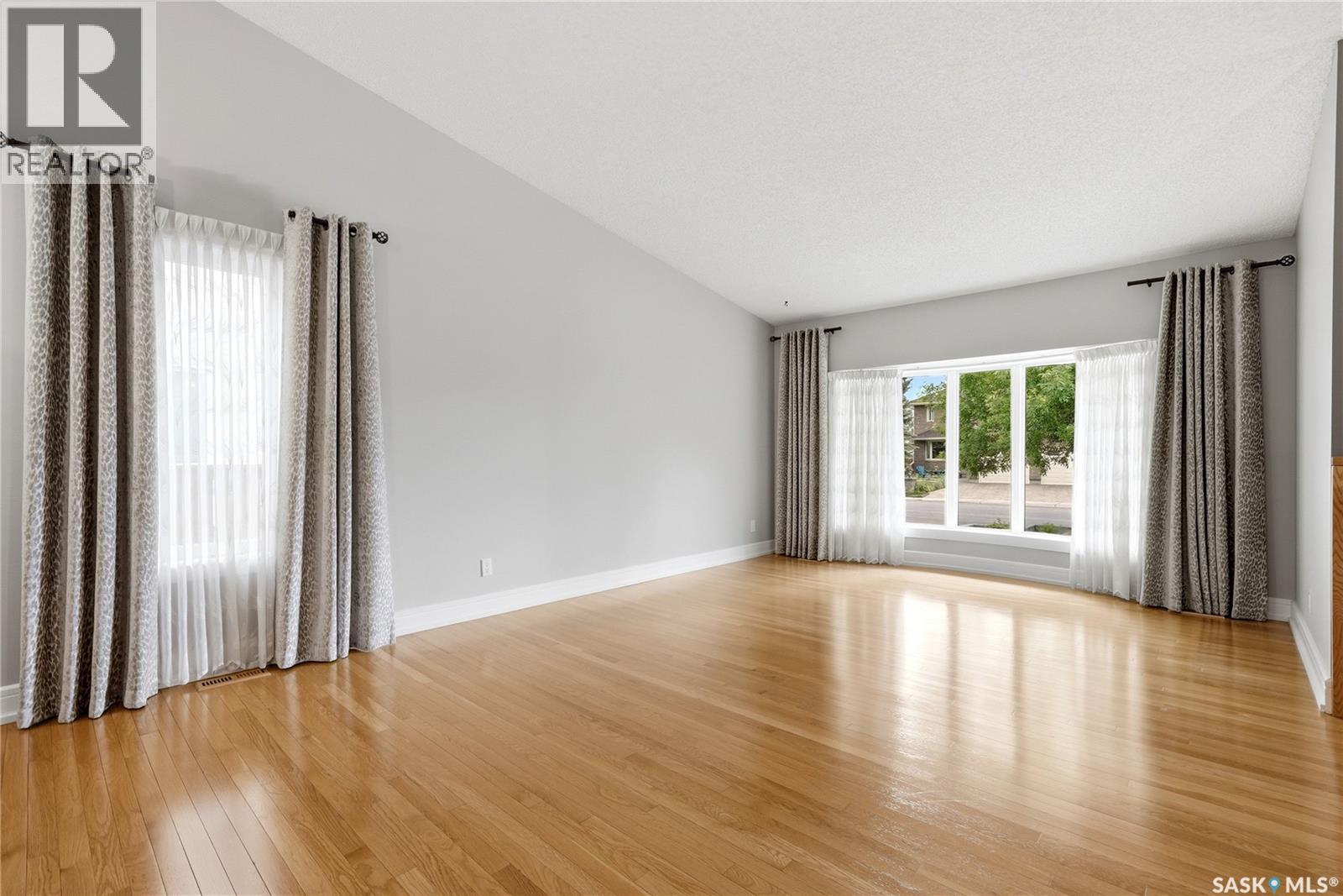 1010 Wascana Highlands, Regina, Saskatchewan  S4V 2J6 - Photo 4 - SK040466