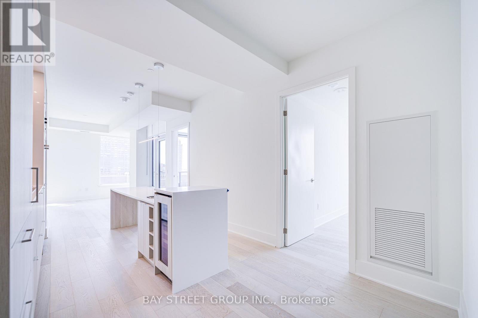2312 - 11 Yorkville Avenue, Toronto, Ontario  M4W 1L2 - Photo 10 - C13487268
