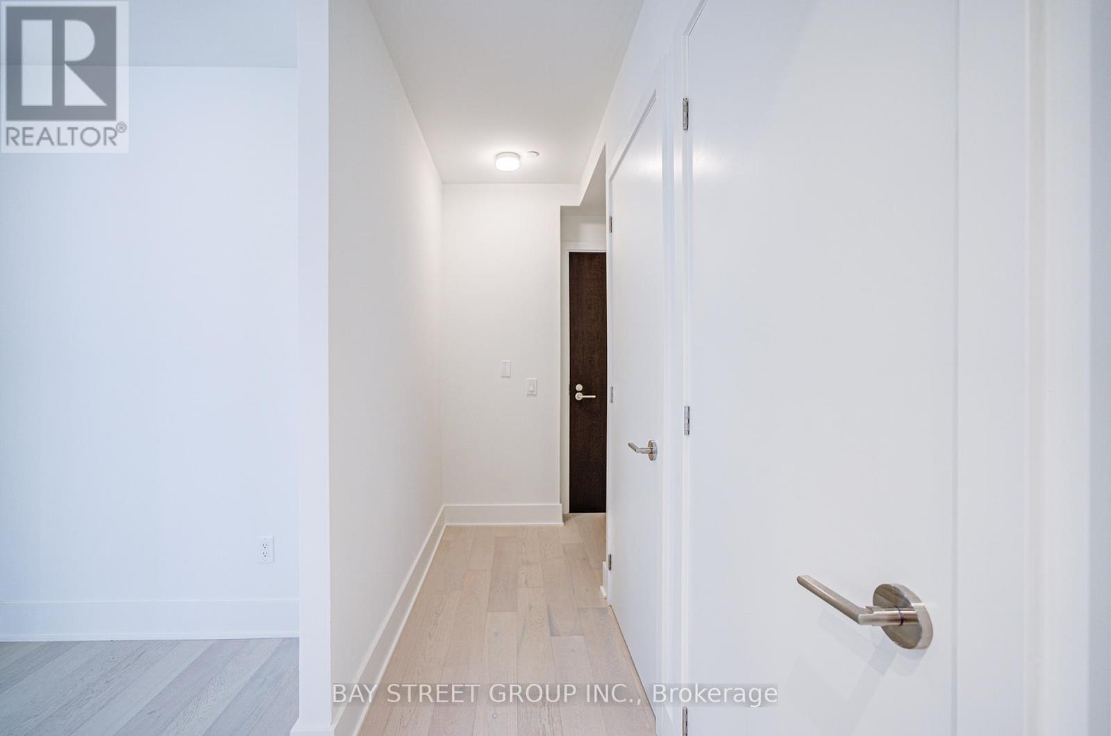 2312 - 11 Yorkville Avenue, Toronto, Ontario  M4W 1L2 - Photo 4 - C13487268