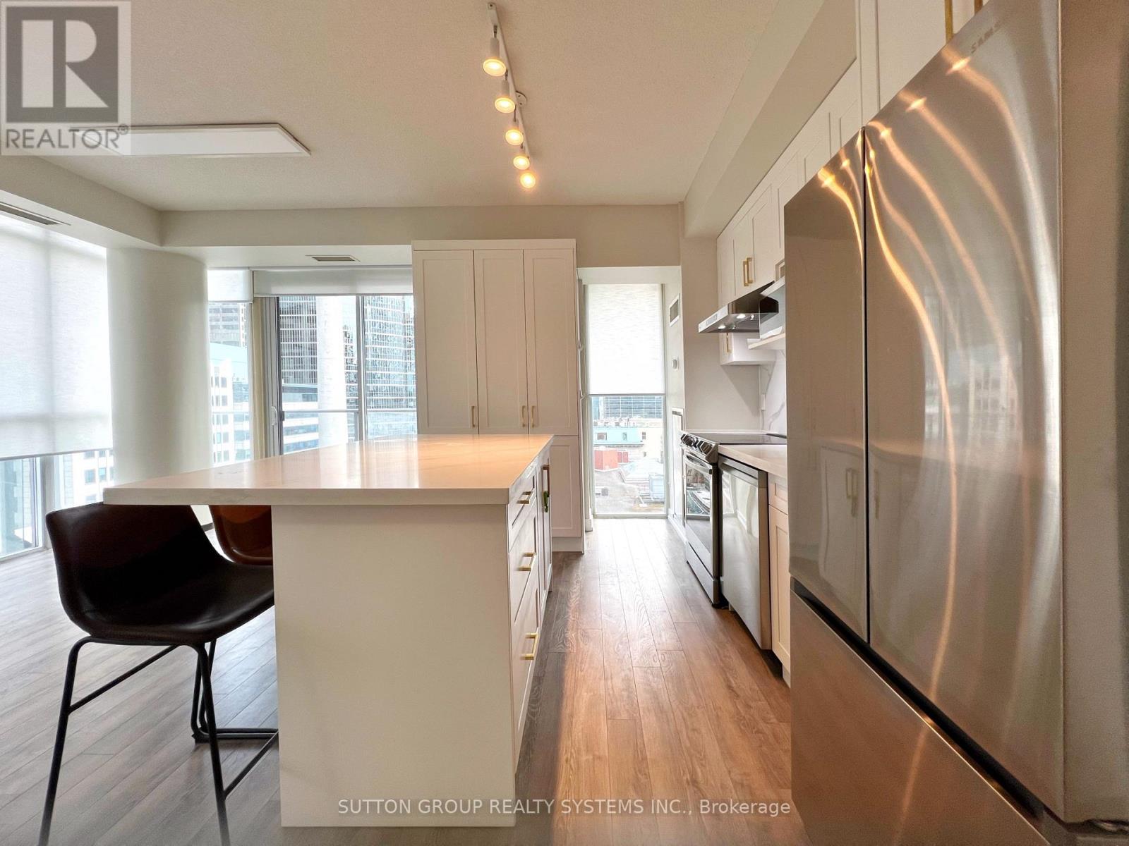 1208 - 126 Simcoe Street, Toronto, Ontario  M5H 4E6 - Photo 4 - C13487348
