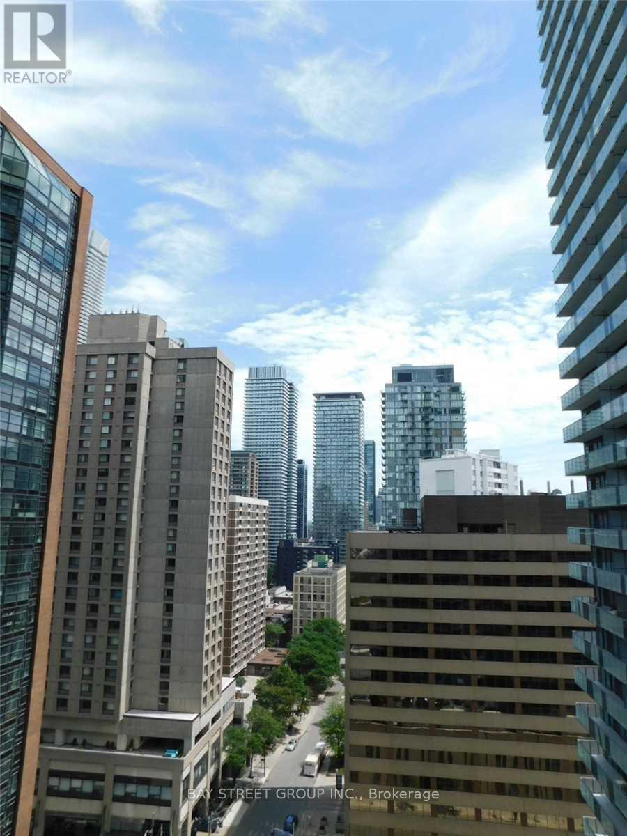 1710 - 65 St Mary Street, Toronto, Ontario  M5S 0A6 - Photo 10 - C13487400