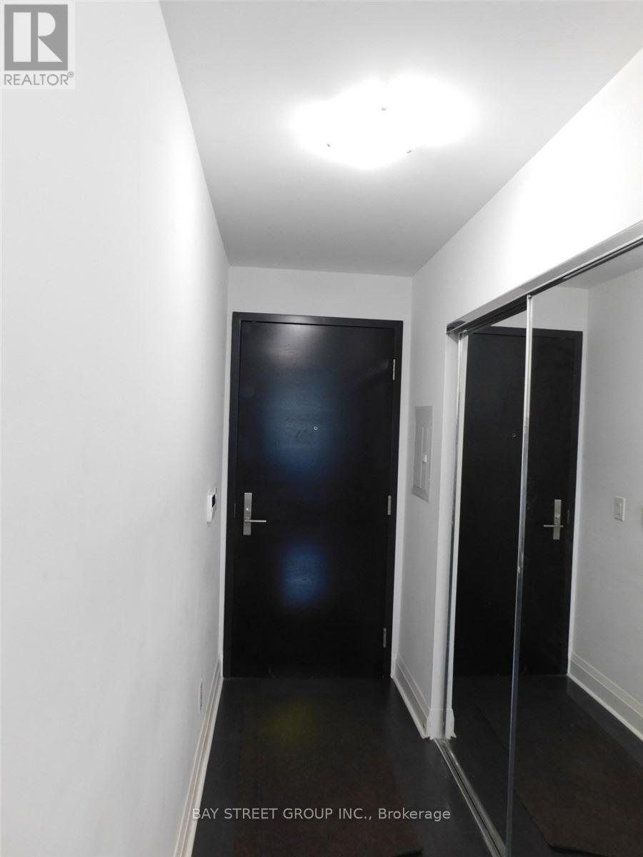 1710 - 65 St Mary Street, Toronto, Ontario  M5S 0A6 - Photo 7 - C13487400