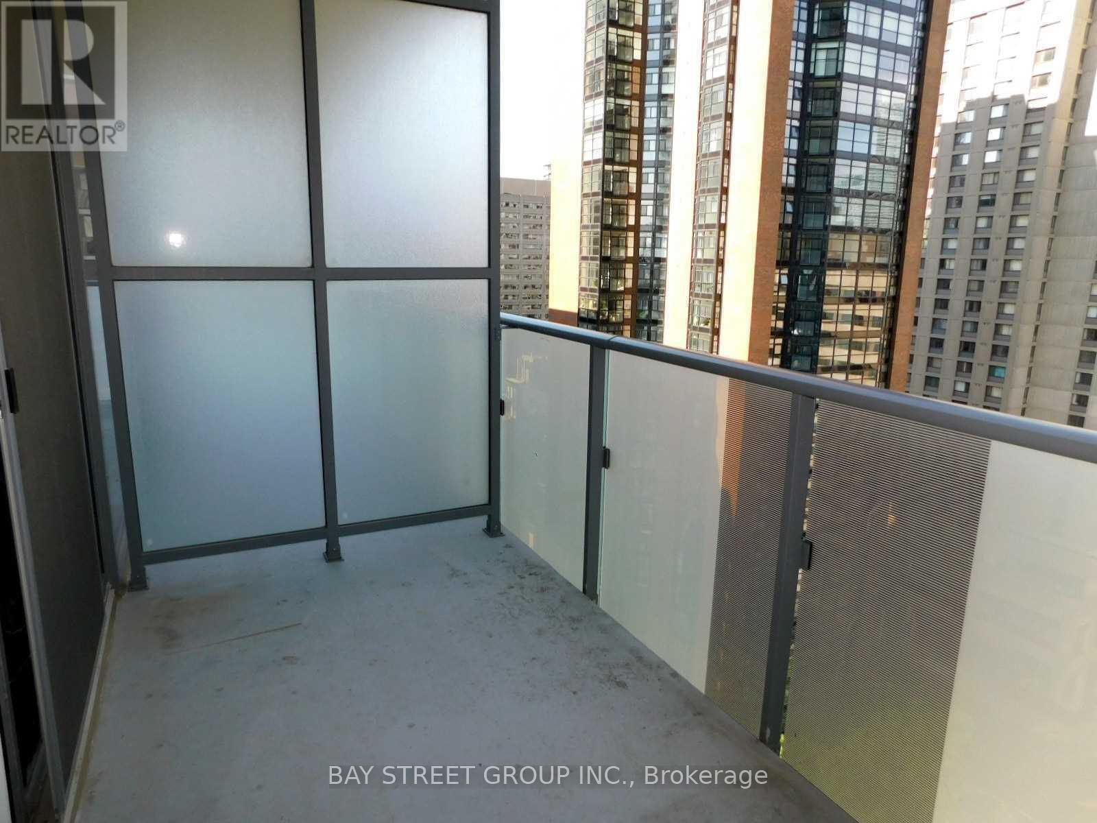 1710 - 65 St Mary Street, Toronto, Ontario  M5S 0A6 - Photo 9 - C13487400