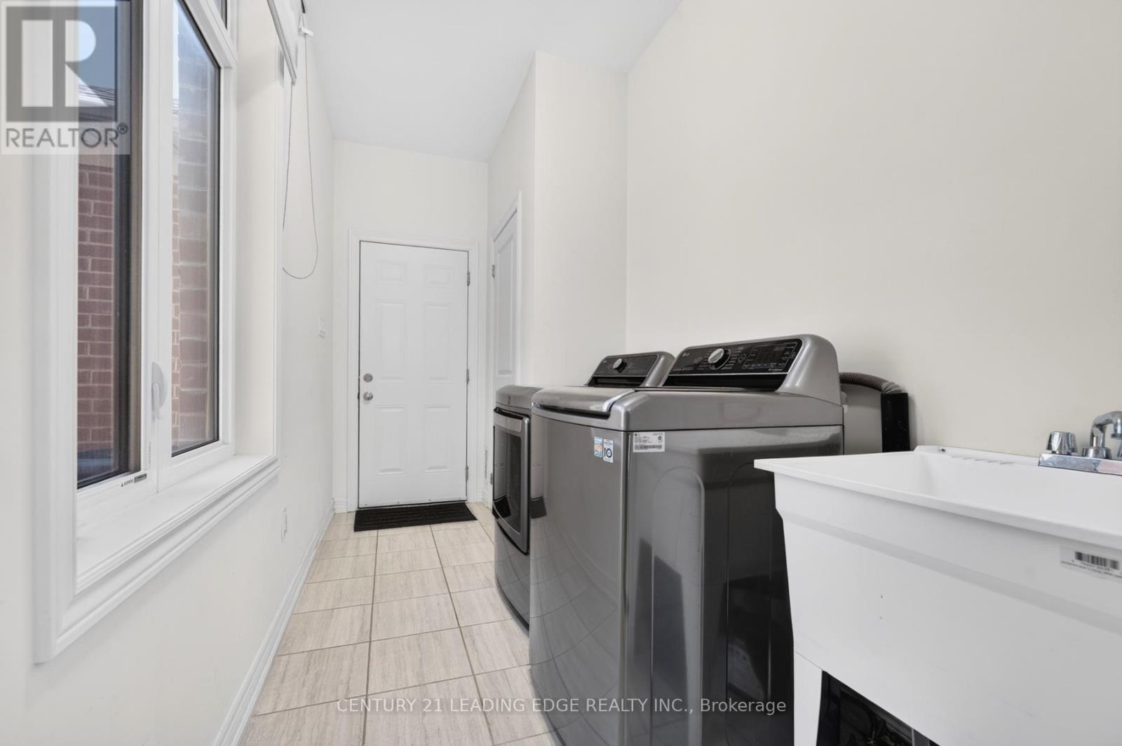26 Hahn Street, Whitby, Ontario L1P 0H1 - Photo 15 - E13487346