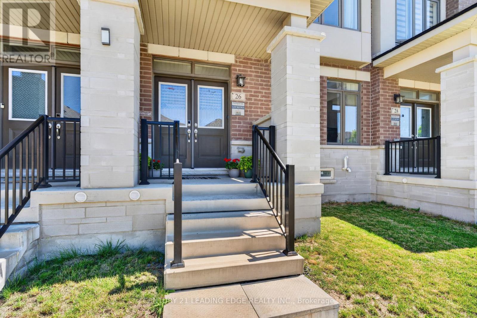 26 Hahn Street, Whitby, Ontario L1P 0H1 - Photo 2 - E13487346