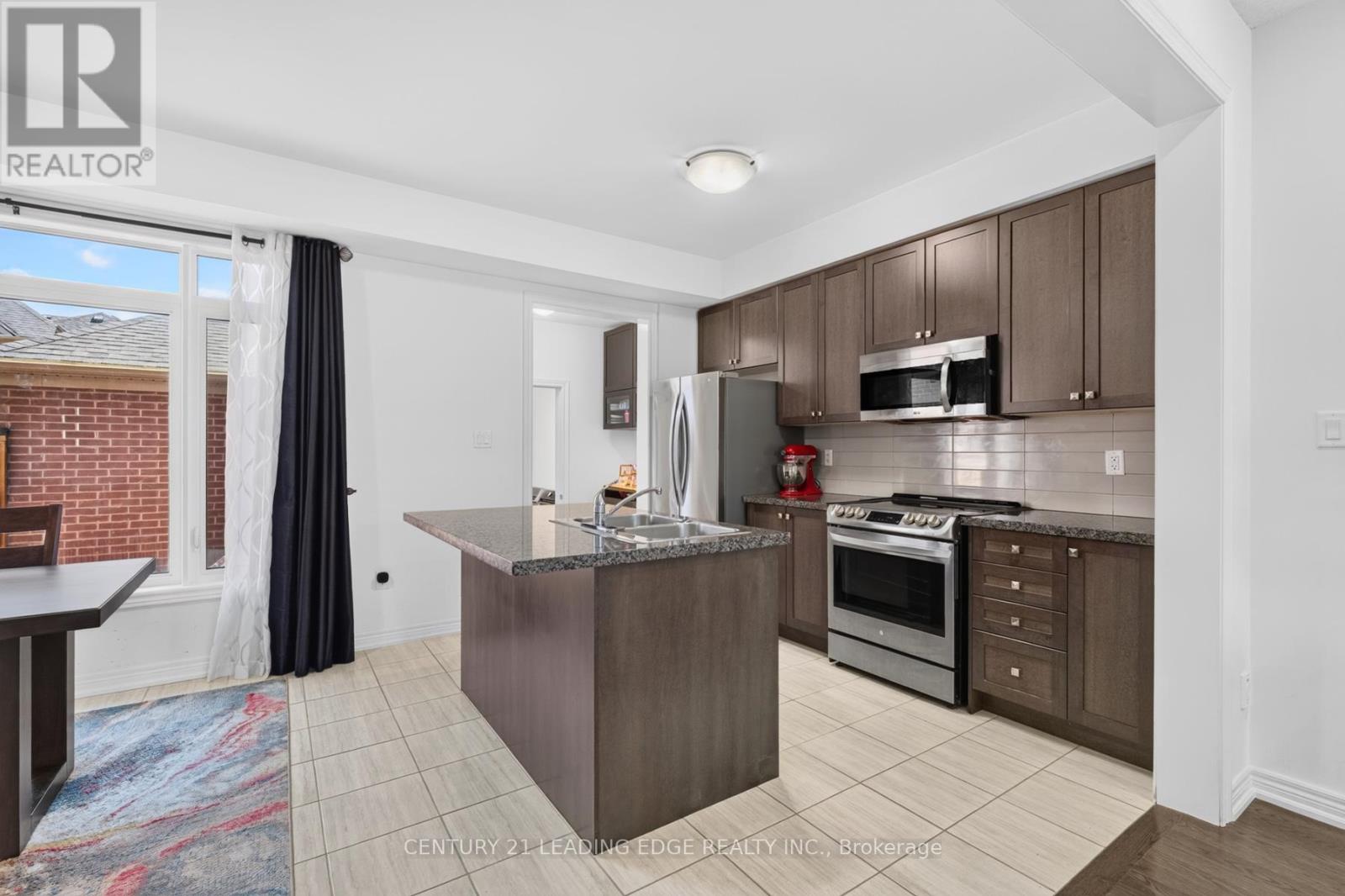 26 Hahn Street, Whitby, Ontario L1P 0H1 - Photo 9 - E13487346