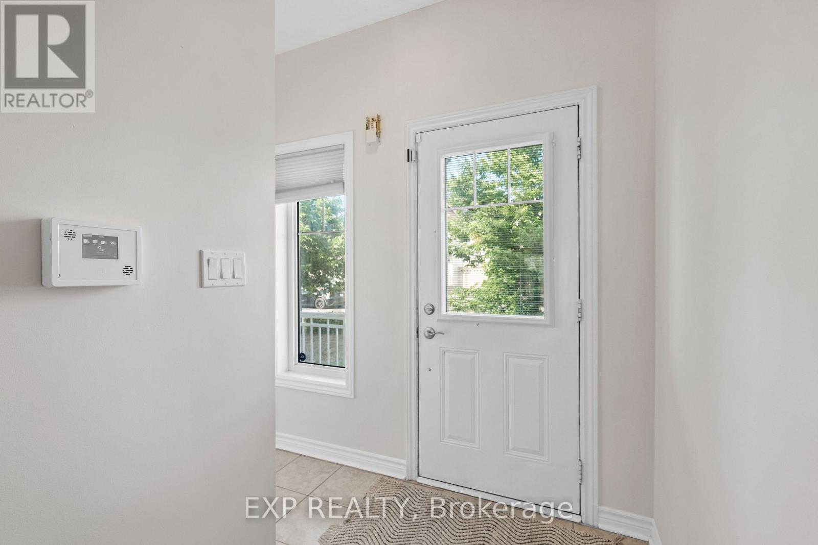 12 Mantz Crescent, Whitby, Ontario  L1R 0L3 - Photo 2 - E13487374