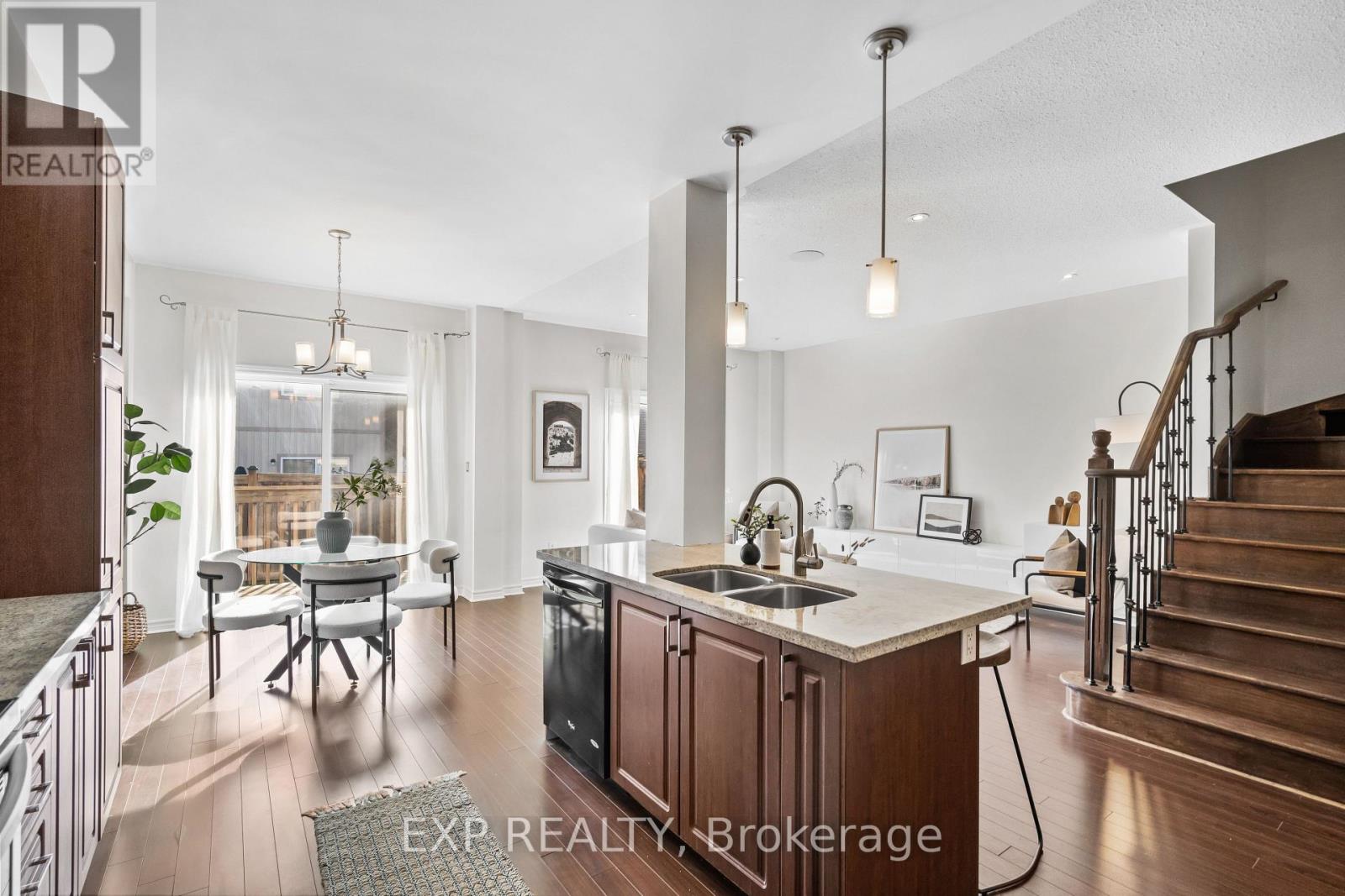 12 Mantz Crescent, Whitby, Ontario  L1R 0L3 - Photo 7 - E13487374