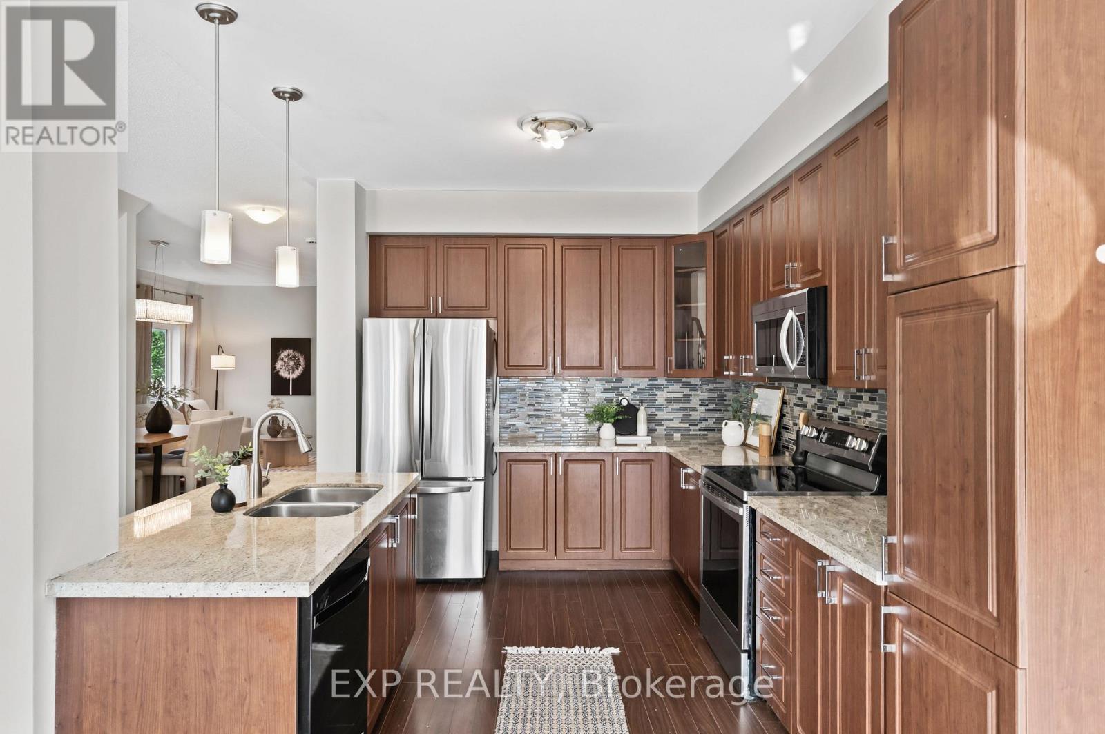 12 Mantz Crescent, Whitby, Ontario  L1R 0L3 - Photo 8 - E13487374