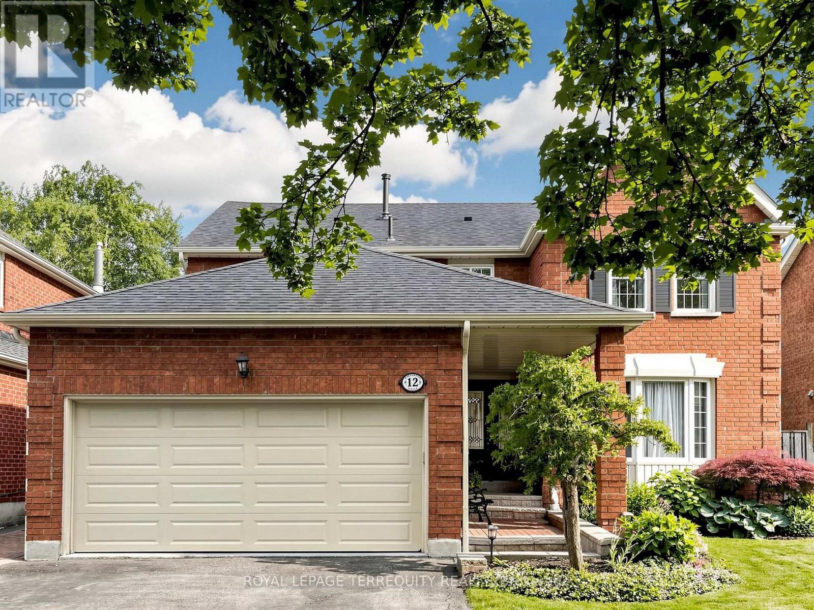 12 MAPLEWOOD DRIVE, Whitby, Ontario