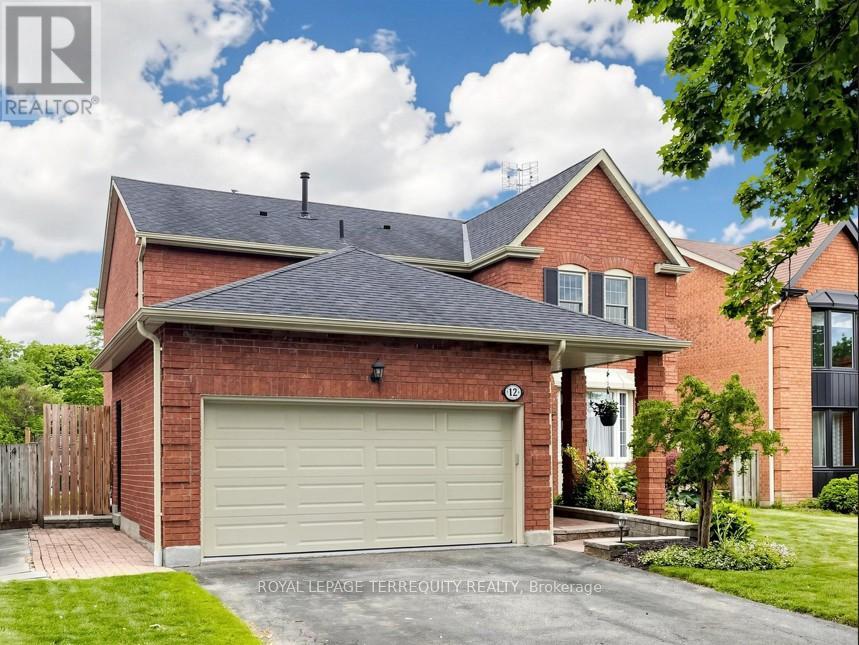 12 Maplewood Drive, Whitby, Ontario  L1N 7A5 - Photo 2 - E13487424