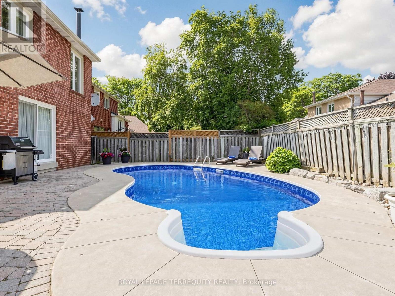 12 Maplewood Drive, Whitby, Ontario  L1N 7A5 - Photo 22 - E13487424