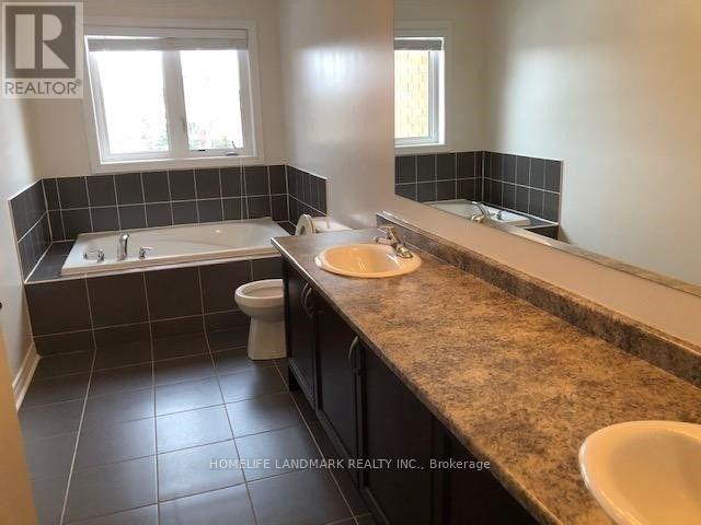 37 Napanee Street, Richmond Hill, Ontario  L4E 0X3 - Photo 12 - N13487272