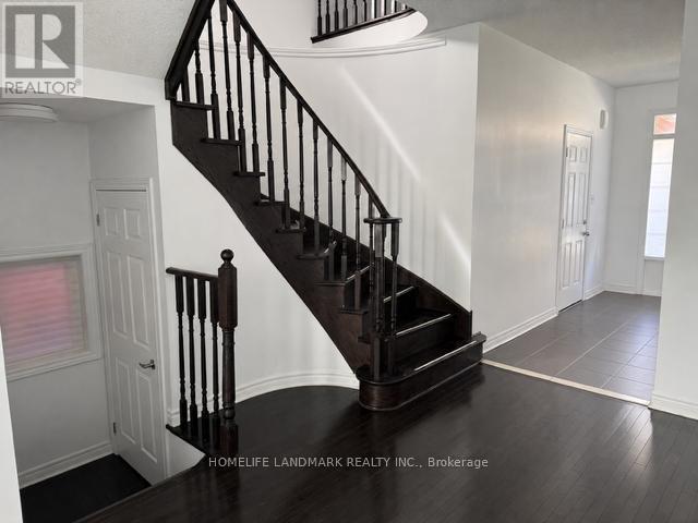 37 Napanee Street, Richmond Hill, Ontario  L4E 0X3 - Photo 2 - N13487272
