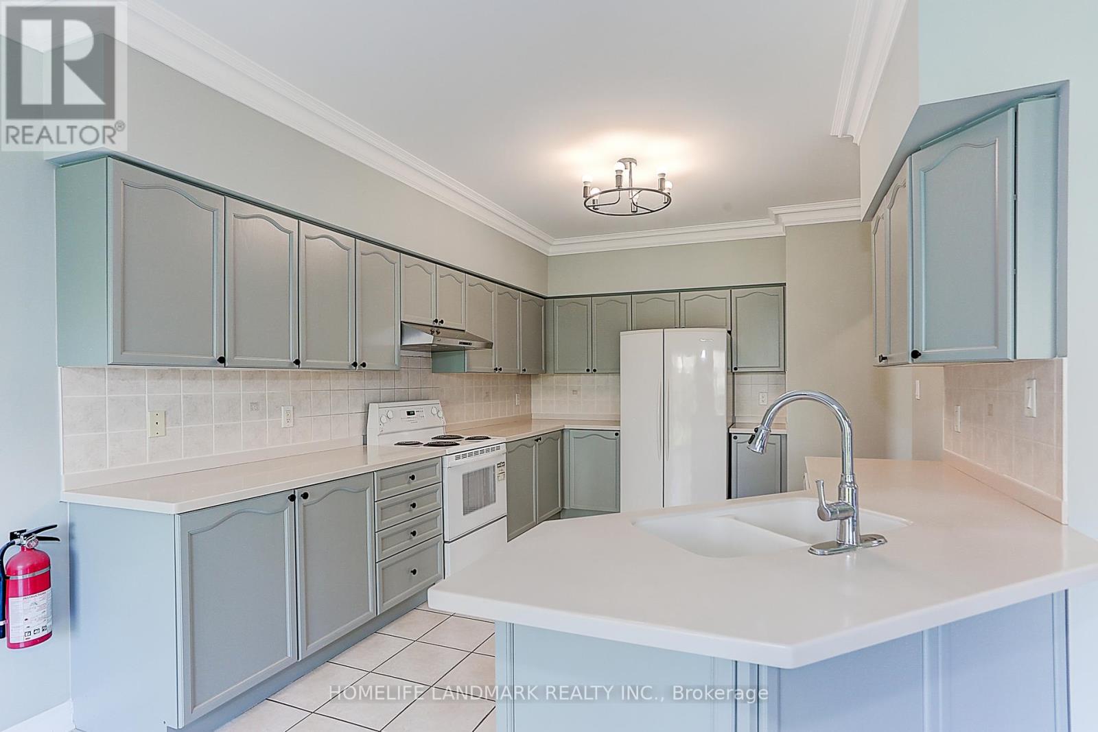 88 Elmrill Road, Markham, Ontario  L6C 2P6 - Photo 12 - N13487314