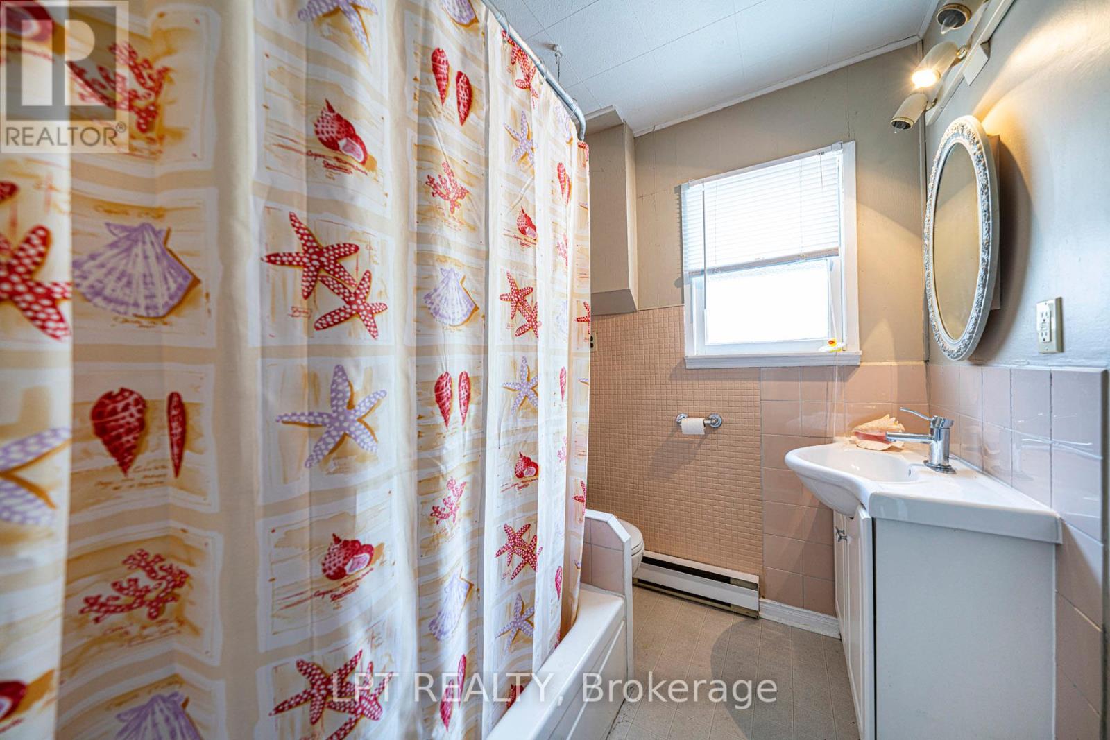 17 Lake Drive E, Georgina, Ontario  L4P 3E9 - Photo 22 - N13487358
