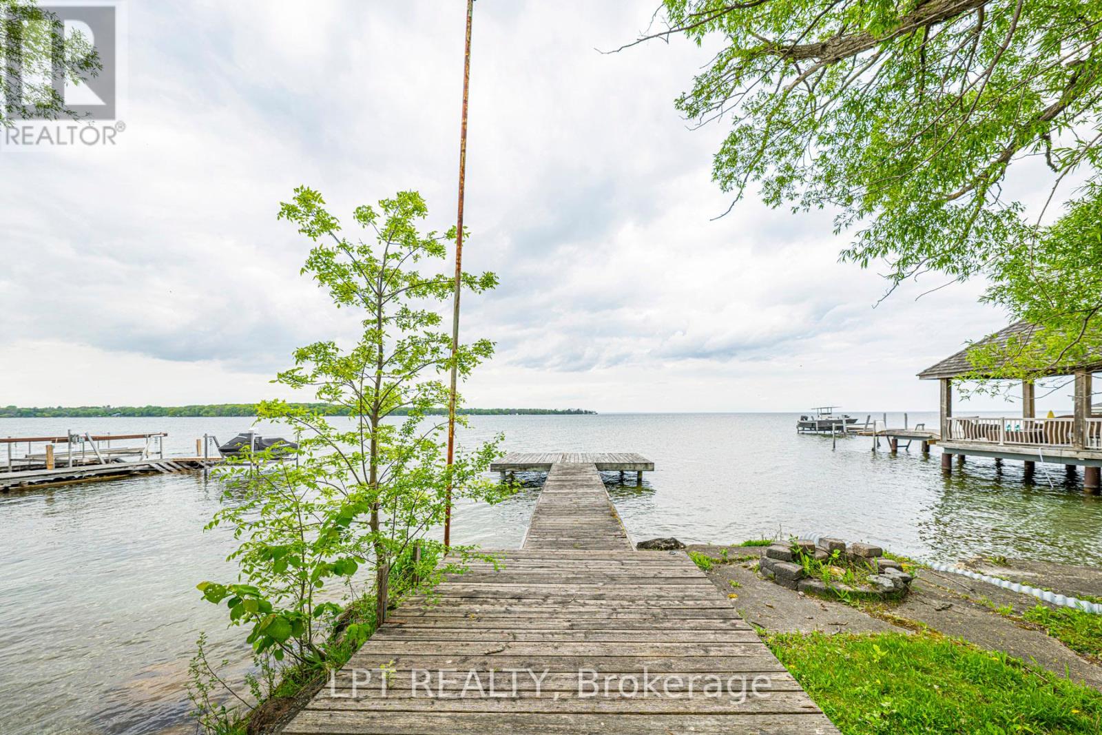 17 Lake Drive E, Georgina, Ontario  L4P 3E9 - Photo 8 - N13487358