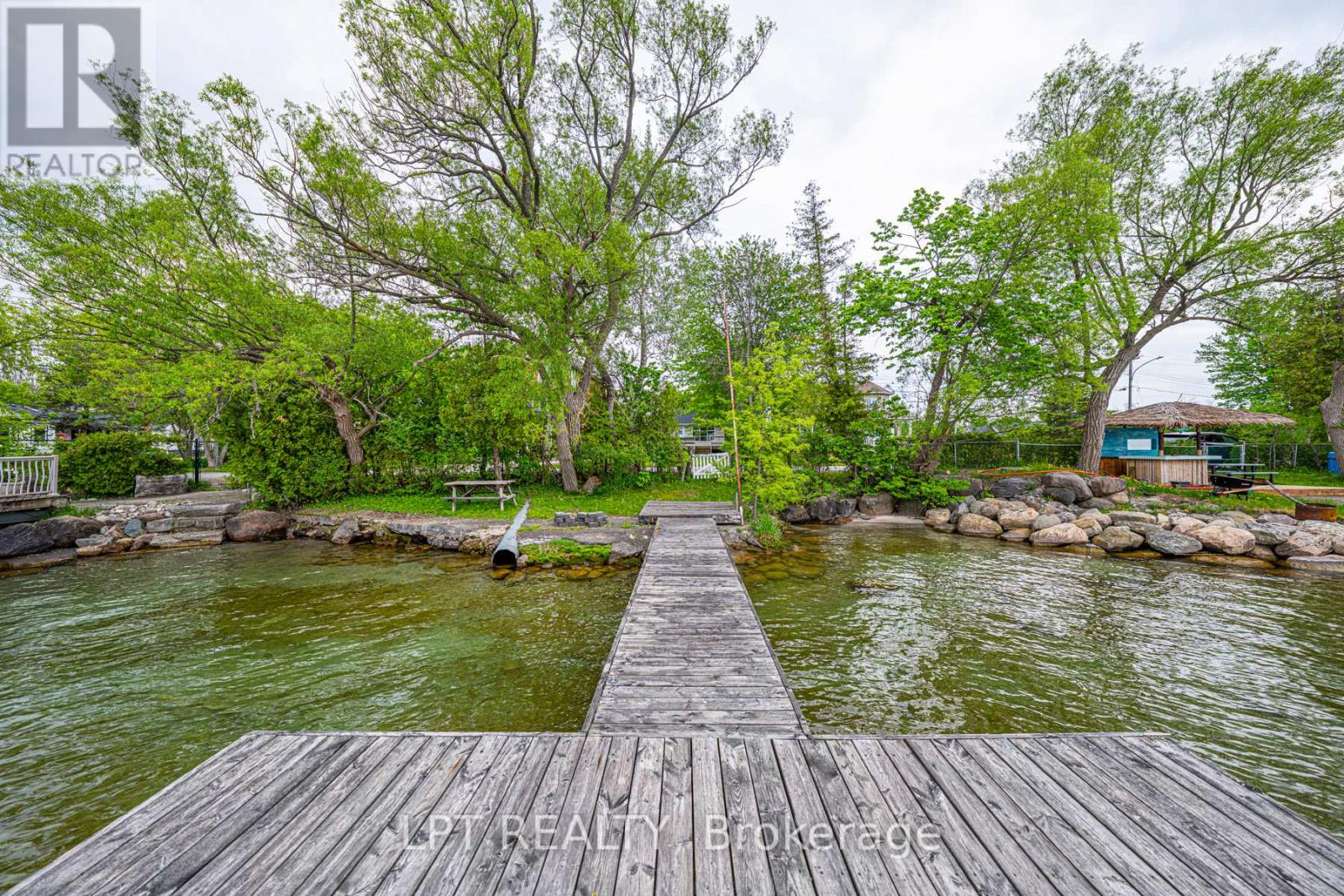 17 Lake Drive E, Georgina, Ontario  L4P 3E9 - Photo 9 - N13487358