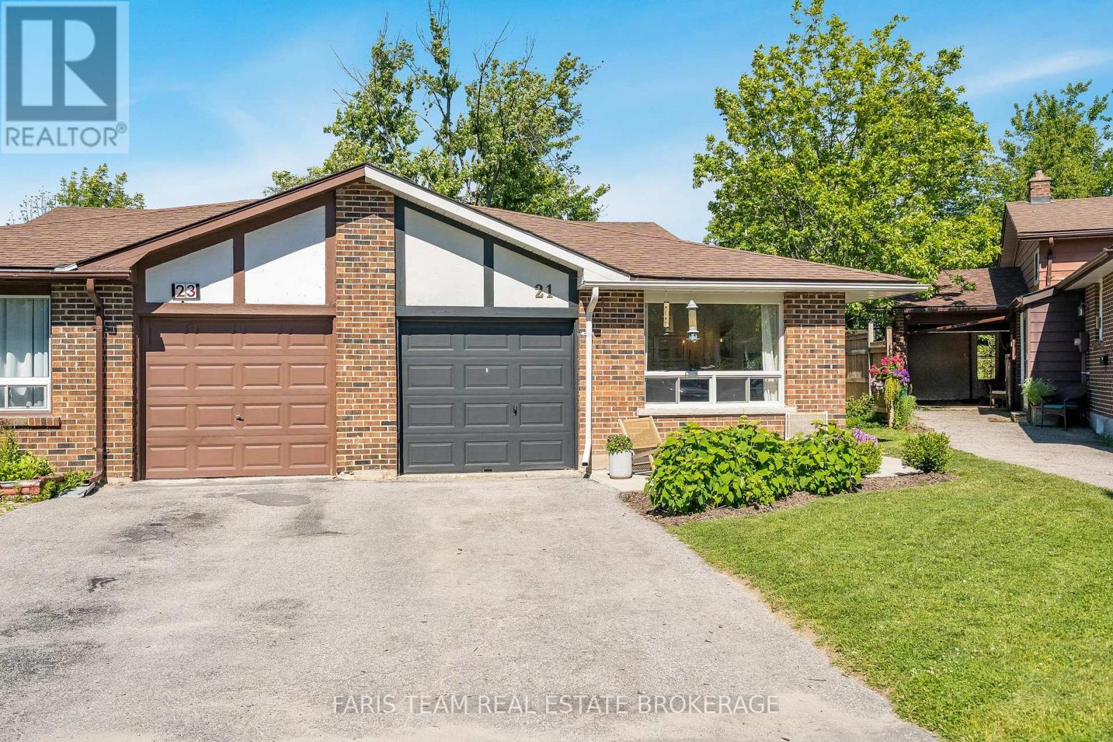 21 MAPLEHURST CRESCENT, Barrie, Ontario