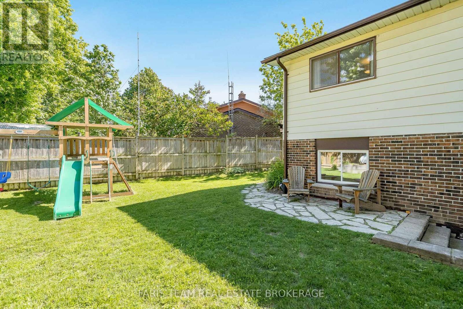 21 Maplehurst Crescent, Barrie, Ontario  L4M 4X1 - Photo 35 - S13487454