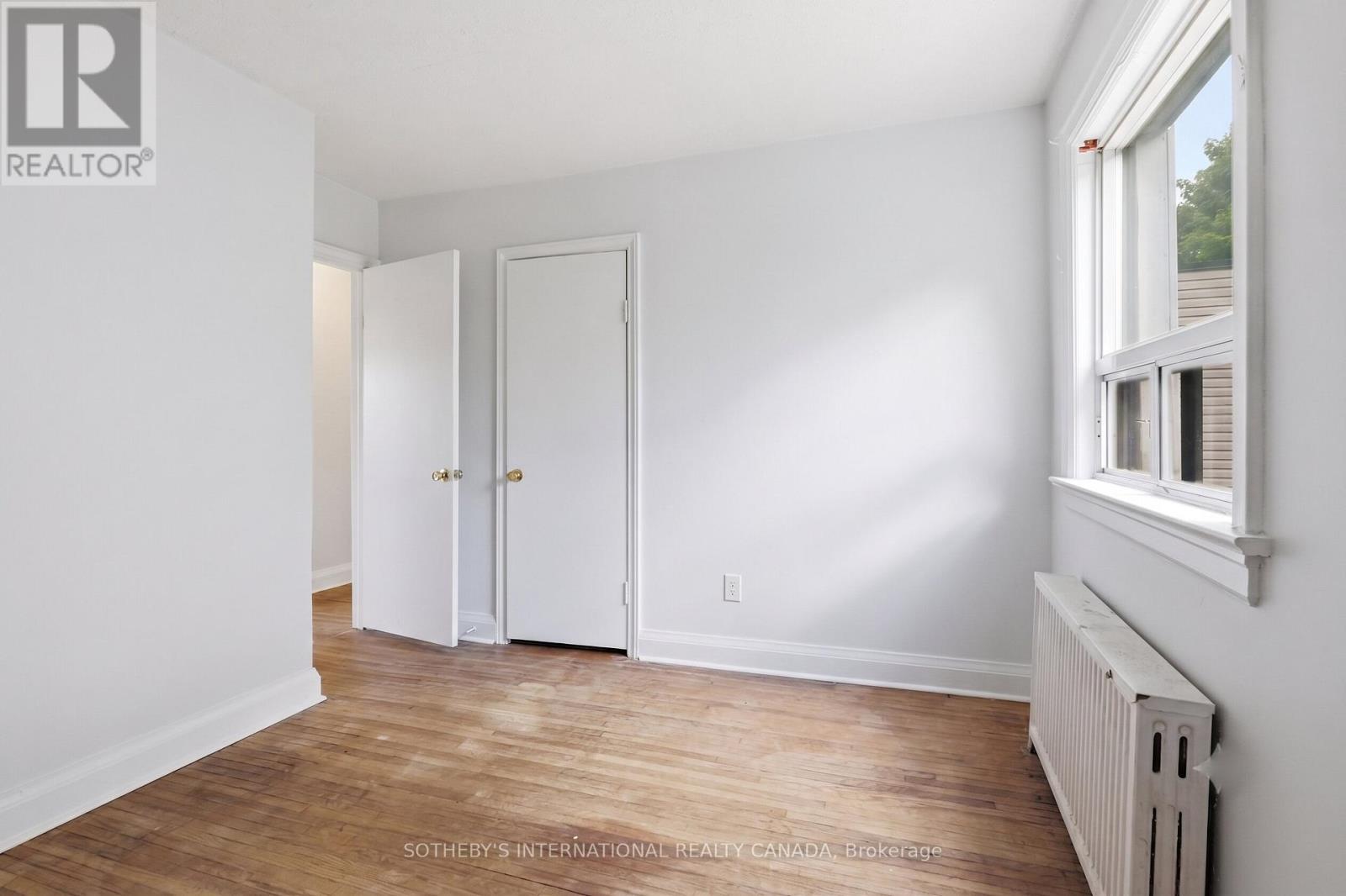 Upper - 676 Beresford Avenue, Toronto, Ontario  M6S 3C5 - Photo 11 - W13487274