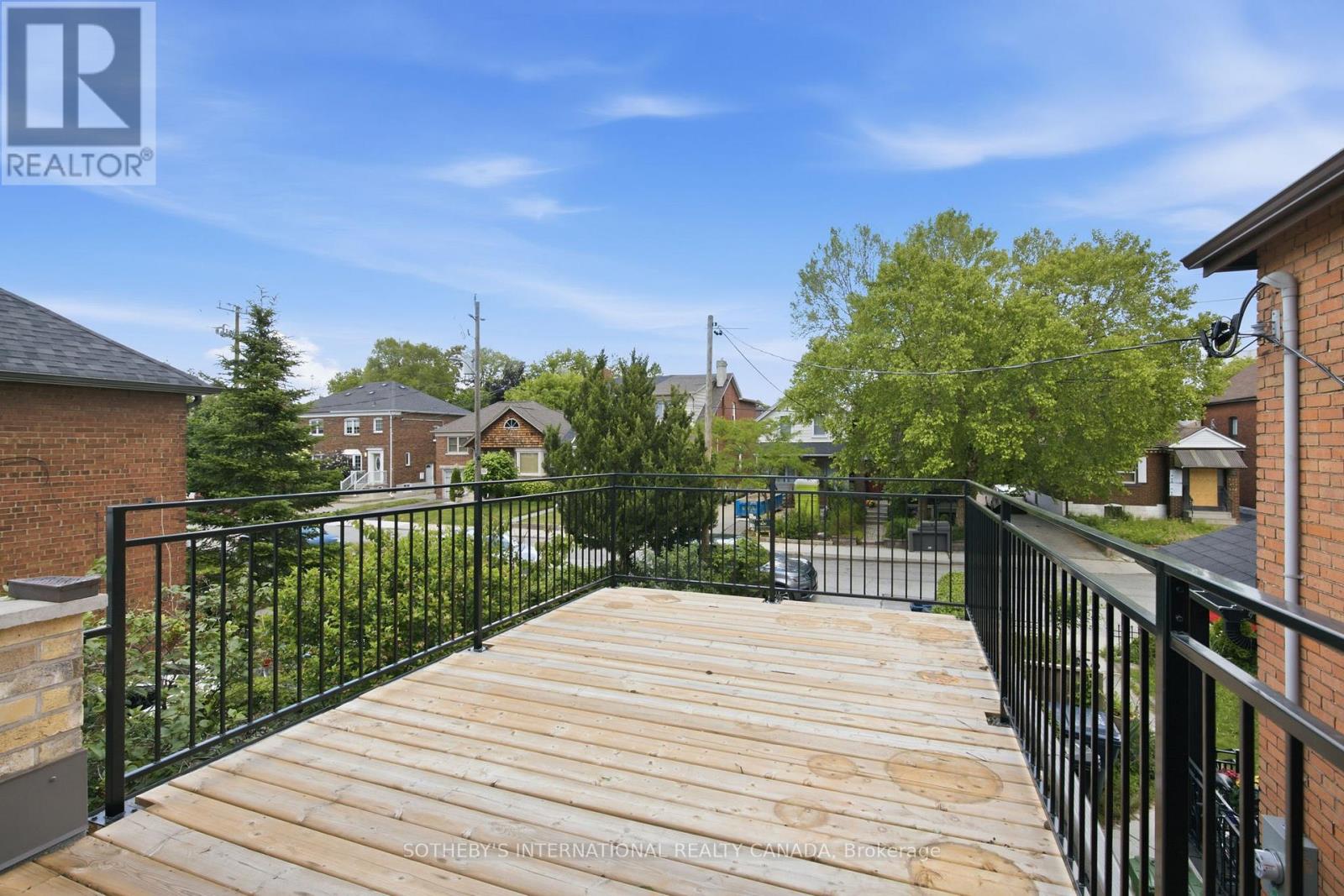 Upper - 676 Beresford Avenue, Toronto, Ontario  M6S 3C5 - Photo 18 - W13487274