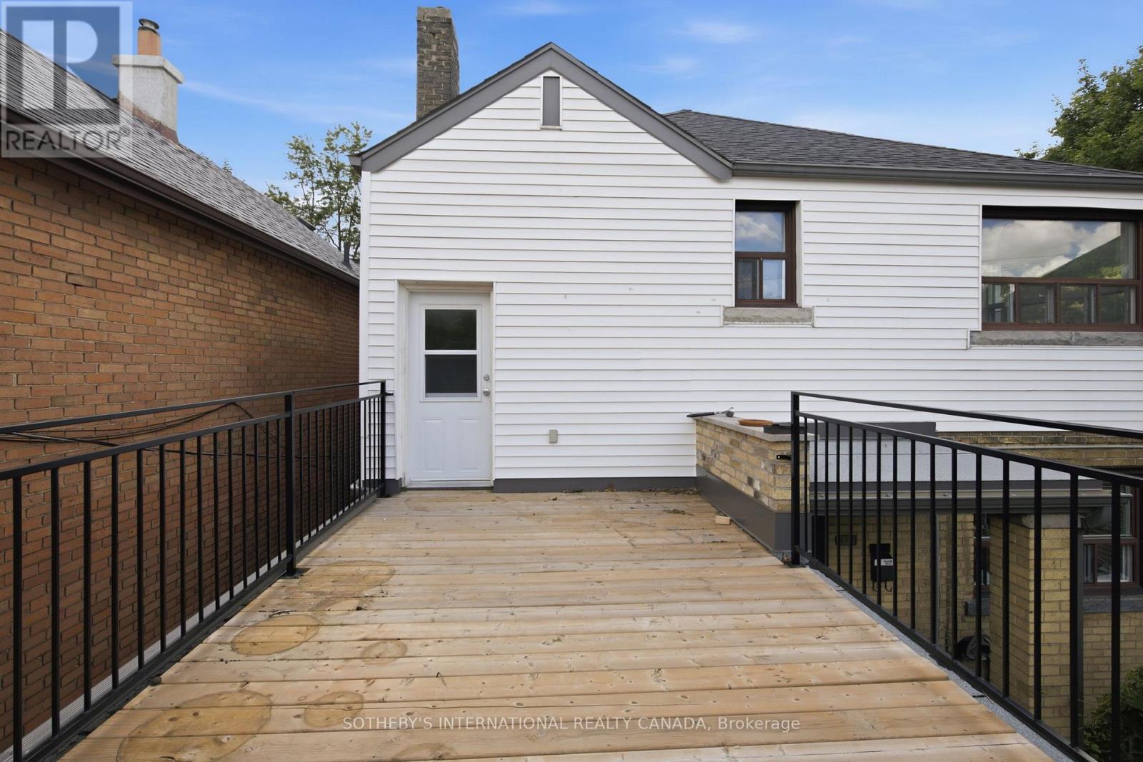 Upper - 676 Beresford Avenue, Toronto, Ontario  M6S 3C5 - Photo 19 - W13487274