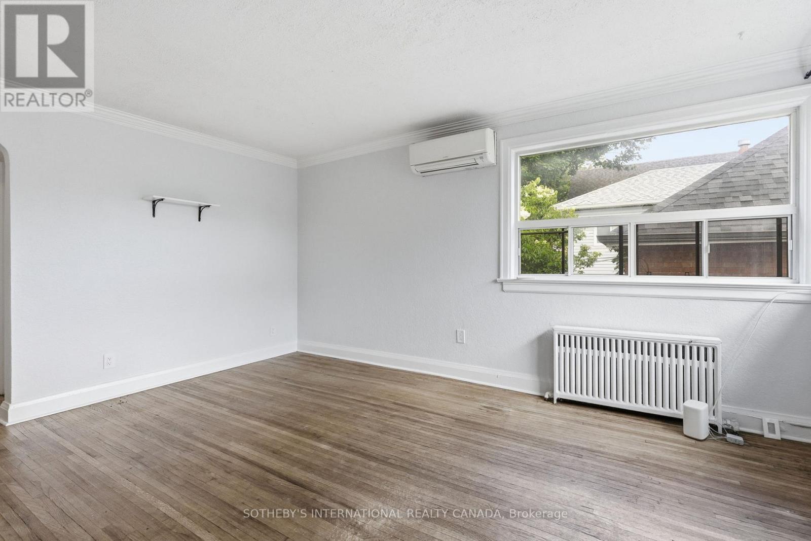 Upper - 676 Beresford Avenue, Toronto, Ontario  M6S 3C5 - Photo 3 - W13487274
