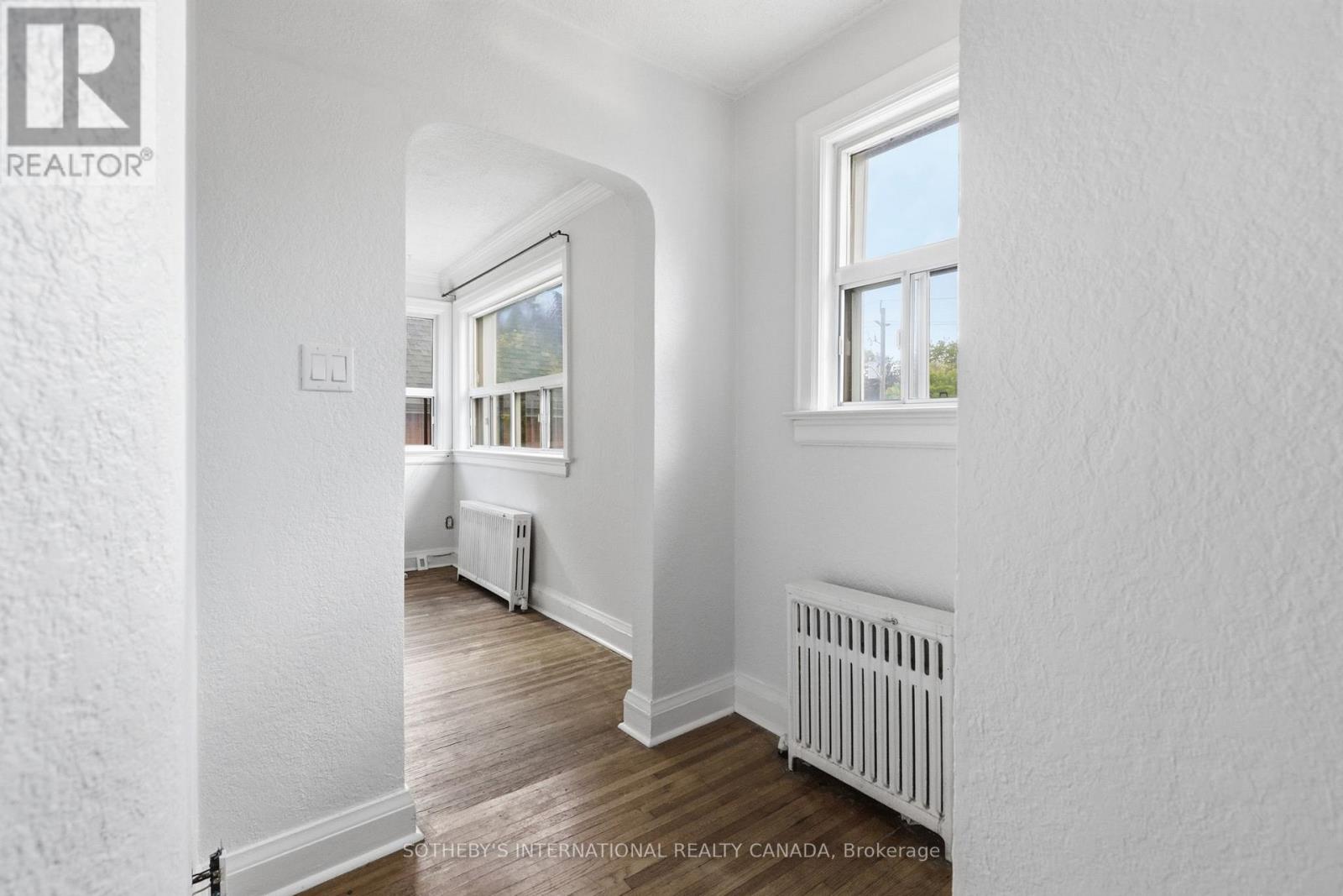 Upper - 676 Beresford Avenue, Toronto, Ontario  M6S 3C5 - Photo 5 - W13487274