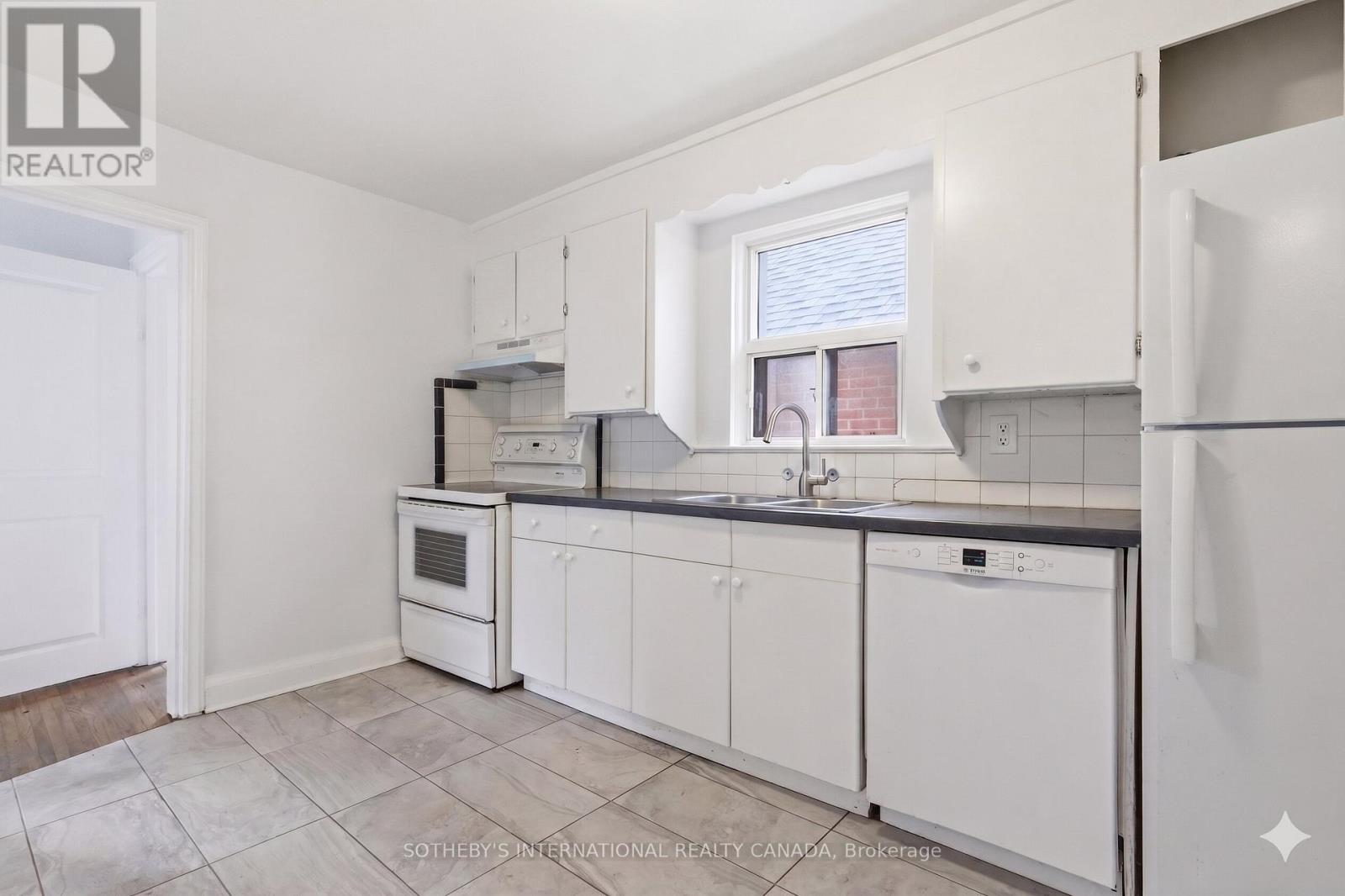 Upper - 676 Beresford Avenue, Toronto, Ontario  M6S 3C5 - Photo 6 - W13487274