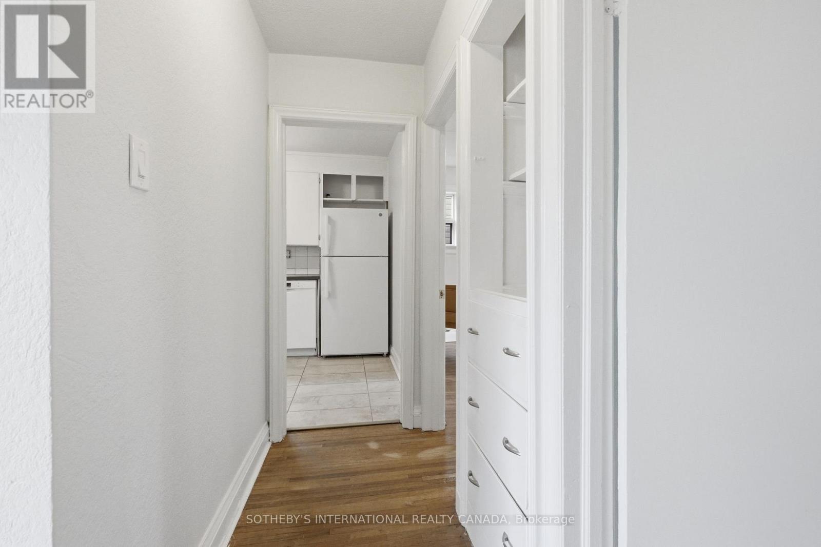 Upper - 676 Beresford Avenue, Toronto, Ontario  M6S 3C5 - Photo 8 - W13487274