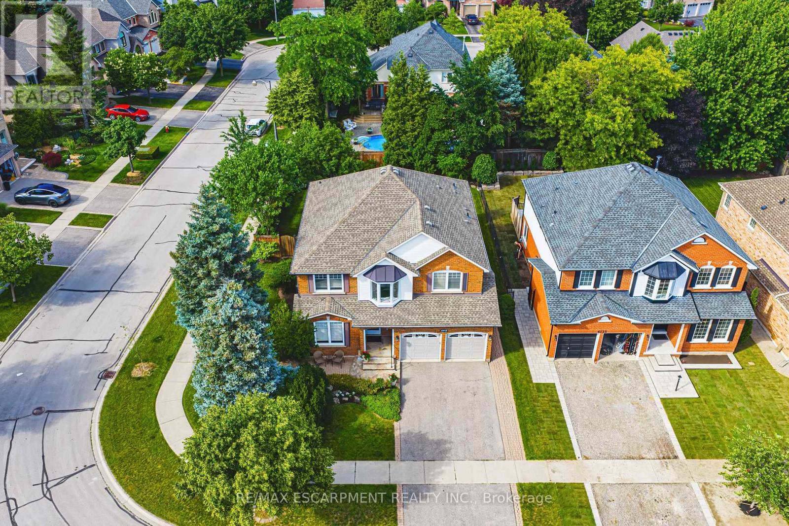 4153 Vermont Crescent, Burlington, Ontario  L7M 4A9 - Photo 2 - W13487438