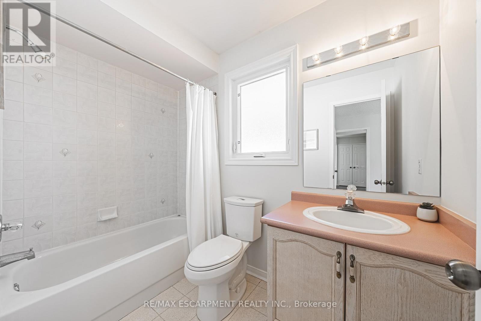 4153 Vermont Crescent, Burlington, Ontario  L7M 4A9 - Photo 32 - W13487438
