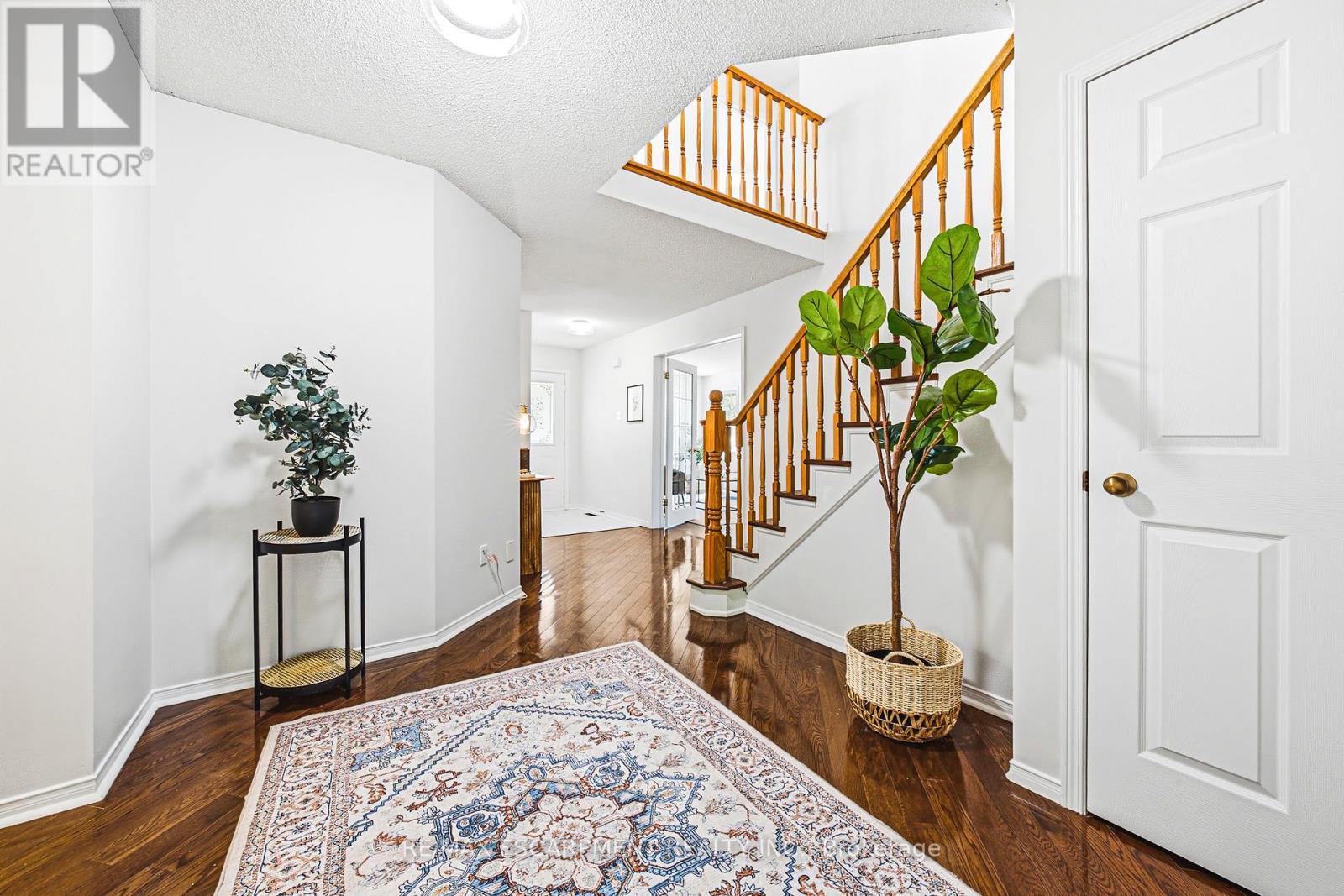 4153 Vermont Crescent, Burlington, Ontario  L7M 4A9 - Photo 5 - W13487438