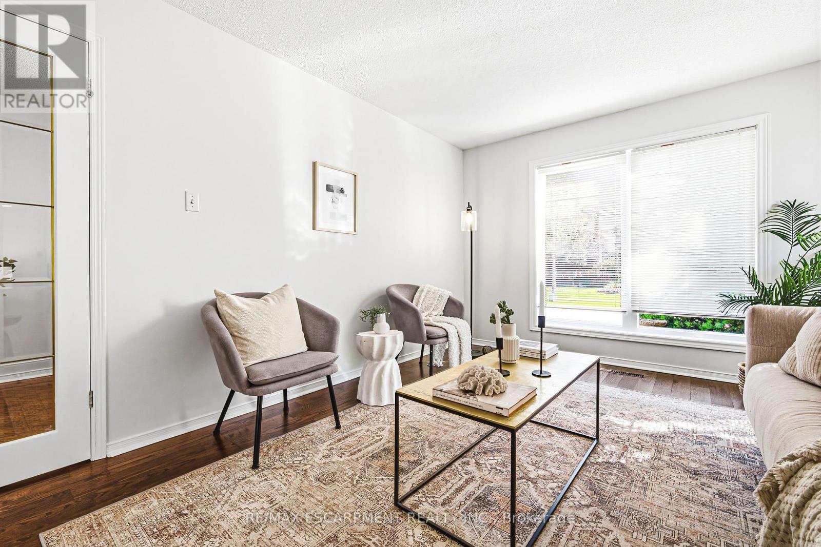 4153 Vermont Crescent, Burlington, Ontario  L7M 4A9 - Photo 7 - W13487438