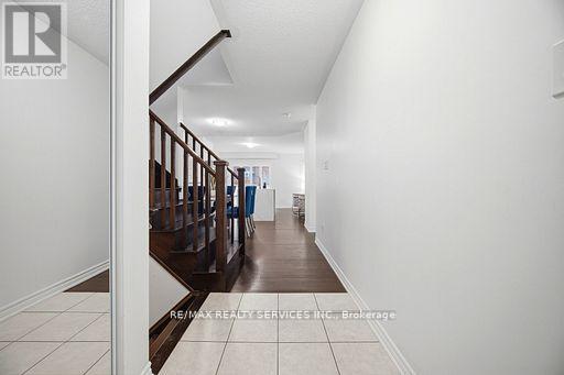 25 Bannister Crescent, Brampton, Ontario  L7A 4H2 - Photo 5 - W13487462