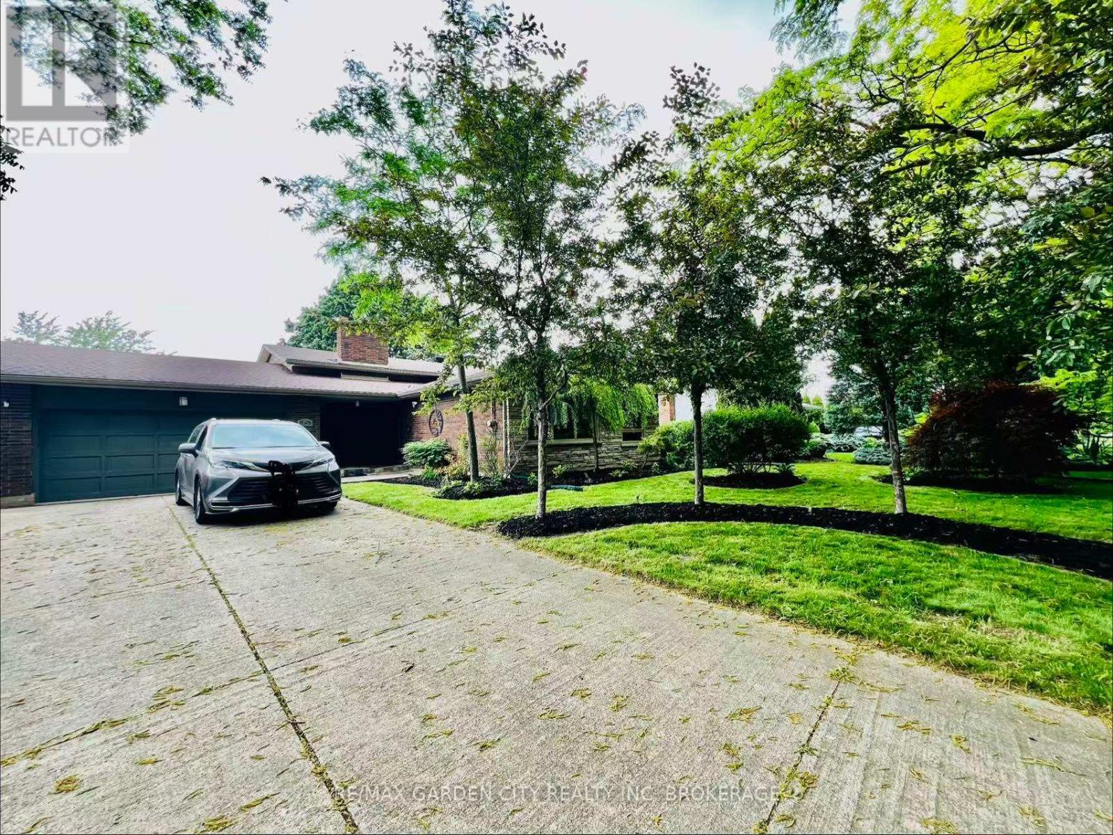 15 BLACK FRIARS ROAD, St. Catharines, Ontario