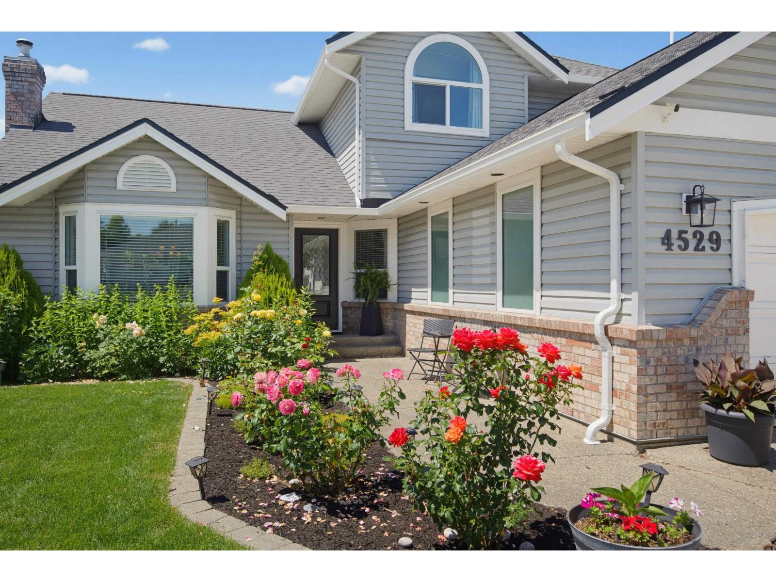 4529 217a Street, Langley, British Columbia  V3A 8E7 - Photo 2 - R3139382