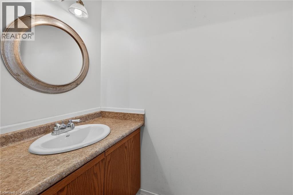 25 Perthshire Court, Hamilton, Ontario  L9B 2H1 - Photo 21 - 40837798